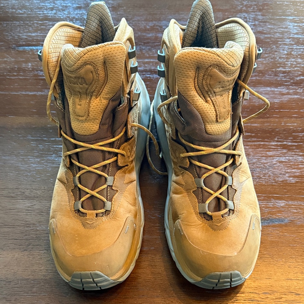 Men's Tan Hiking Boots